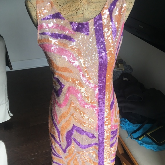 Dress - Picture 2 of 4